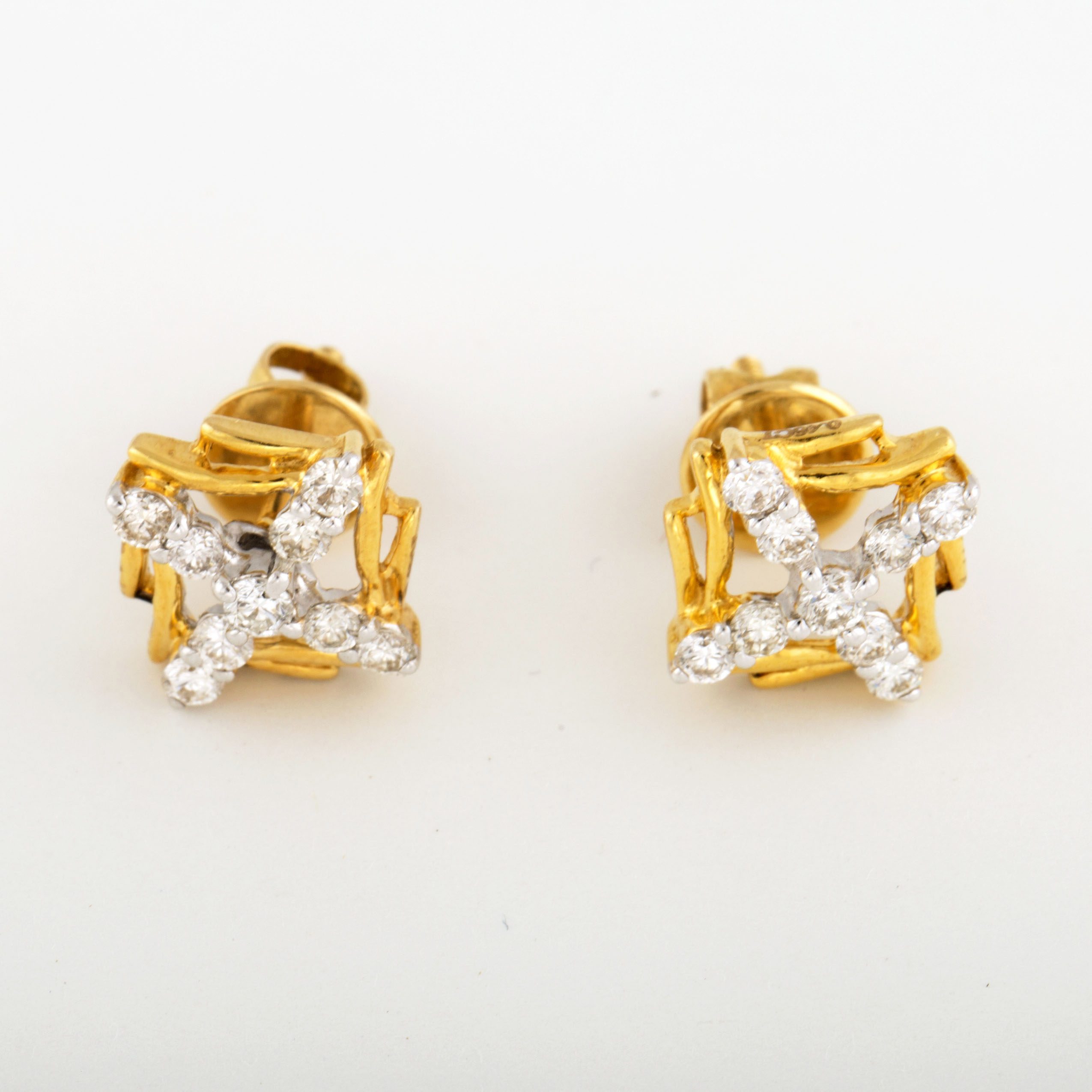 Buy Glittering Starburst Design Diamond Earrings Online | ORRA
