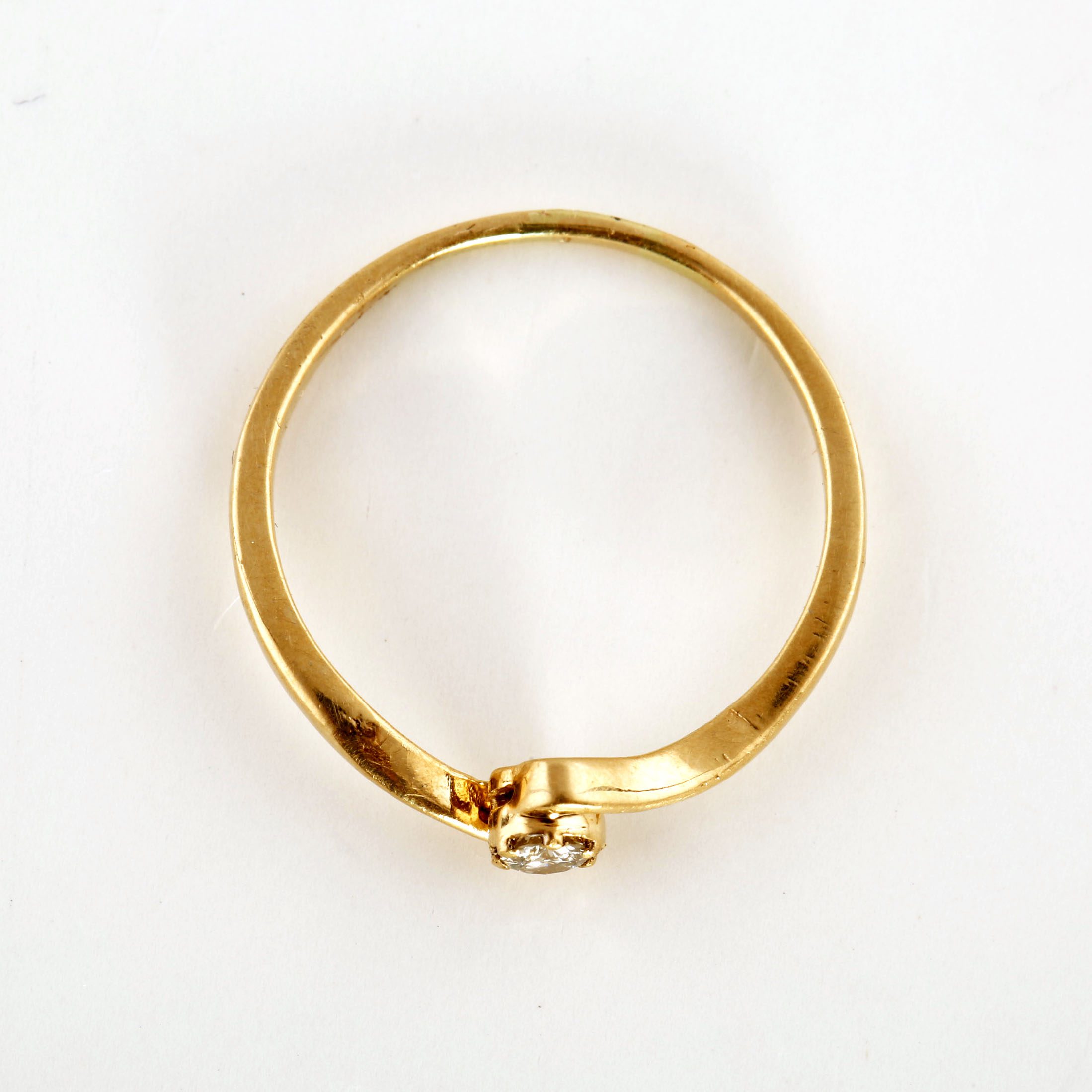 18ct gold plated ring, open oval